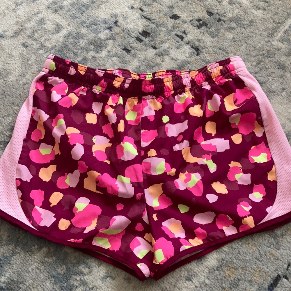 I am selling these athletic shorts